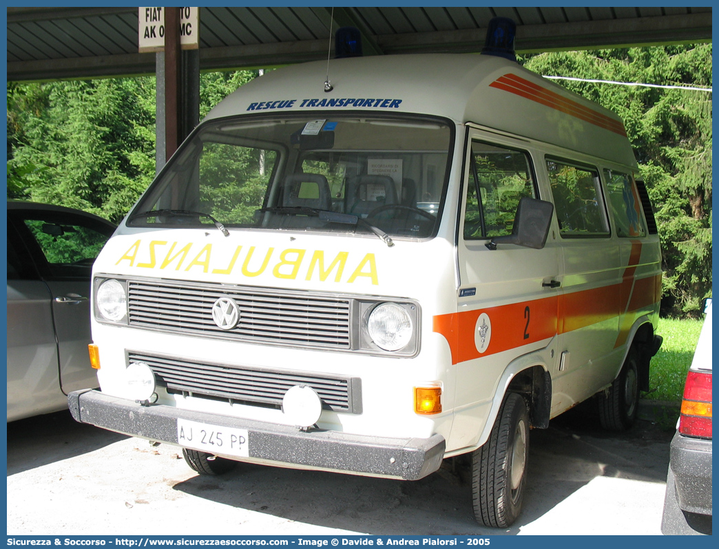 2
SUEM 118 Bassano Asiago
Azienda ULSS 7 - Pedemontana
Volkswagen Transporter T3
Allestitore Mariani Fratelli S.r.l.
Parole chiave: 118;SUEM;S.U.E.M.;Bassano;Asiago;Vicenza;Ambulanza;Volkswagen;Transporter;T3;Mariani Fratelli