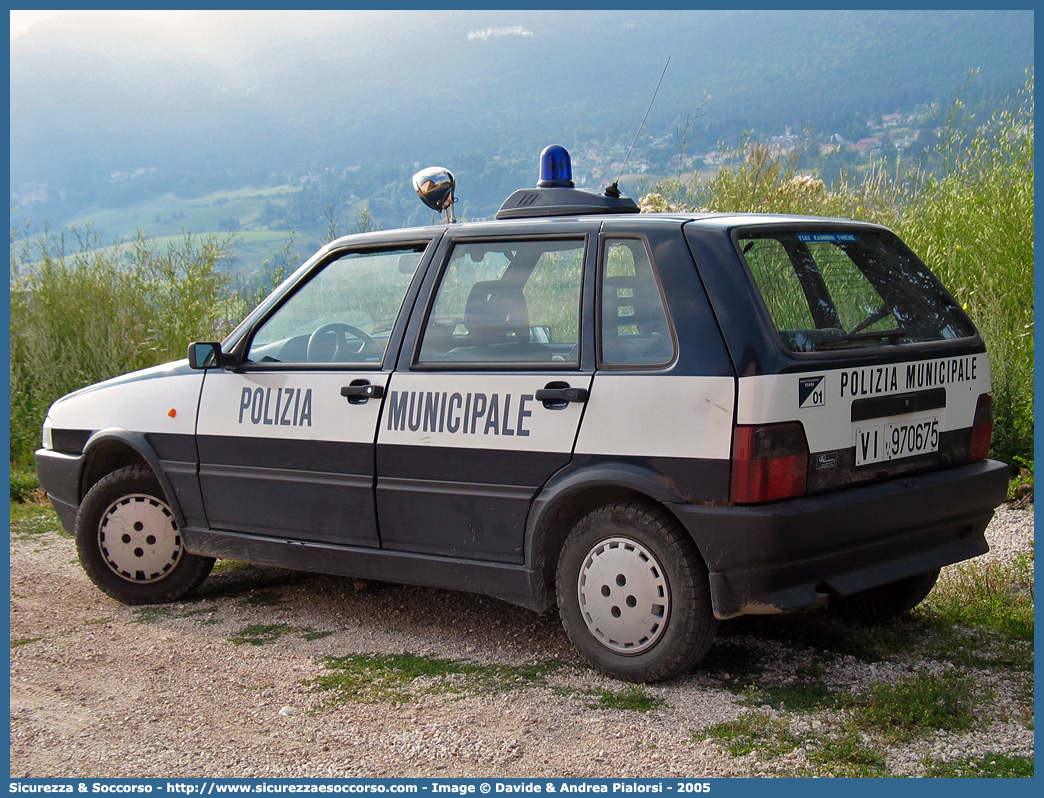 -
Polizia Municipale
Comune di Roana
Fiat Uno II serie
Parole chiave: PL;P.L.;PM;P.M.;Polizia;Locale;Municipale;Roana;Fiat;Uno