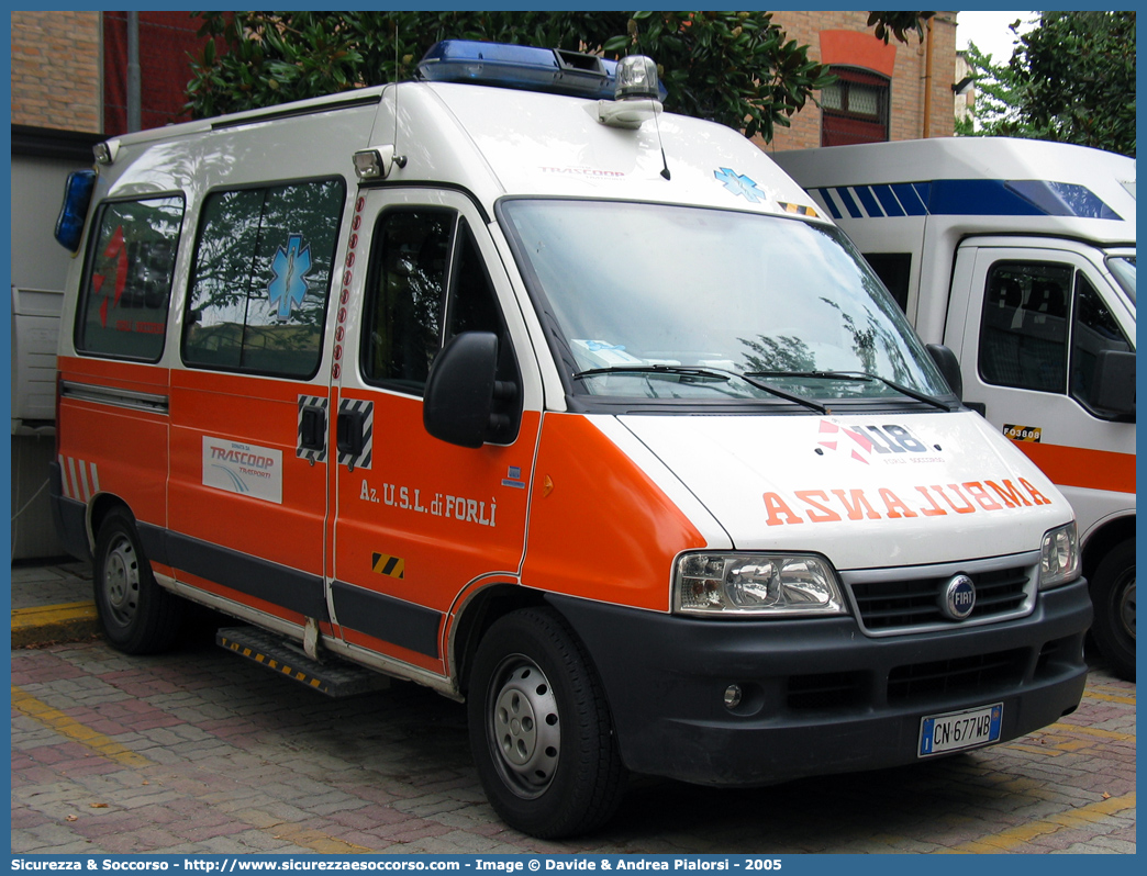 FO 04
118 Romagna Soccorso
Ambito Territoriale di Forlì
Fiat Ducato II serie restyling
Allestitore MAF S.n.c.
Parole chiave: 118;Romagna;Soccorso;Forlì;Forli;Ambulanza;Autoambulanza;Fiat;Ducato;MAF