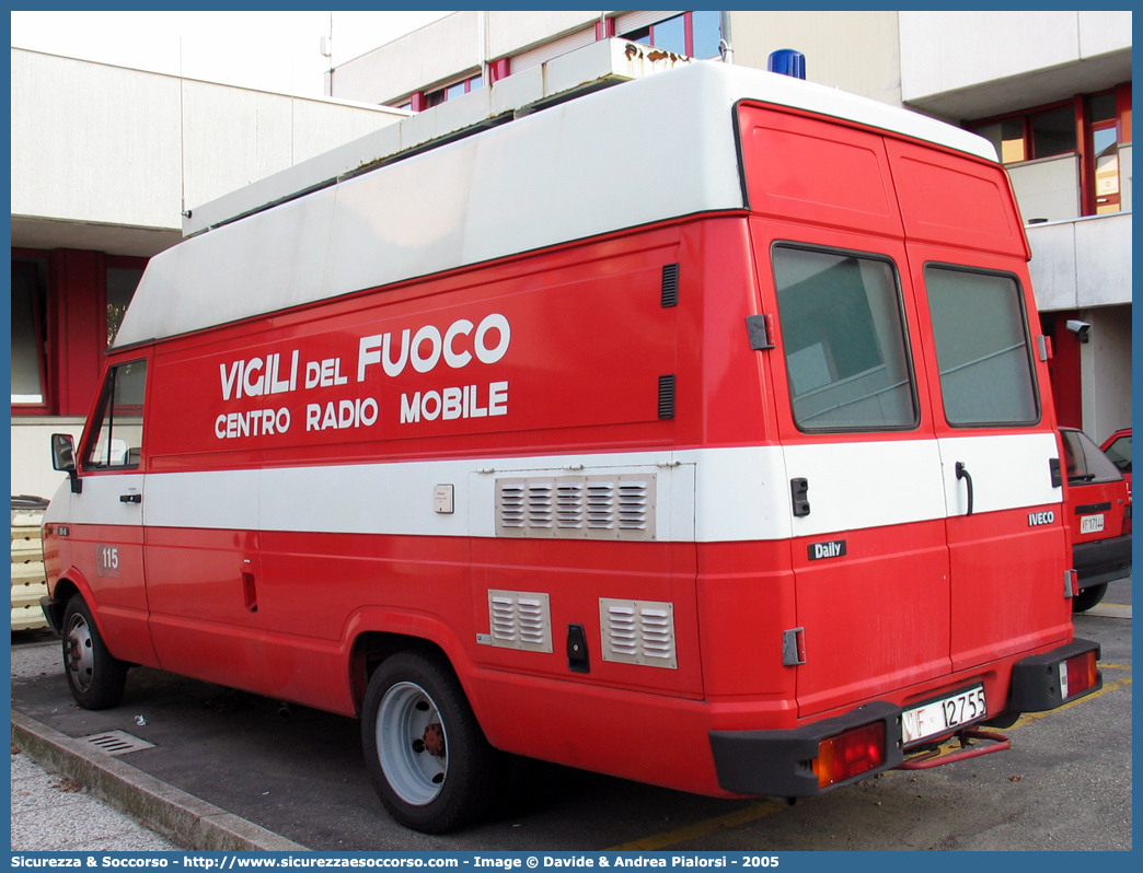 VF 12755
Corpo Nazionale Vigili del Fuoco
Nucleo Telecomunicazioni Radio
Iveco Daily 35-8 I serie
Parole chiave: VVF;V.V.F.;Corpo;Nazionale;Vigili;del;Fuoco;Iveco;Daily;Telecomunicazioni;Tele Comunicazioni;Radio