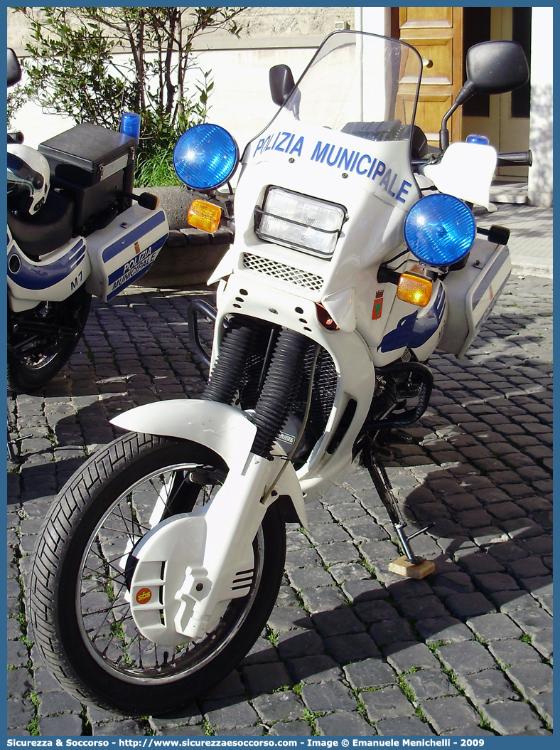 -
Polizia Municipale
Comune di Terni
Moto Guzzi NTX750
Parole chiave: Polizia;Locale;Municipale;Terni;Moto Guzzi;NTX750