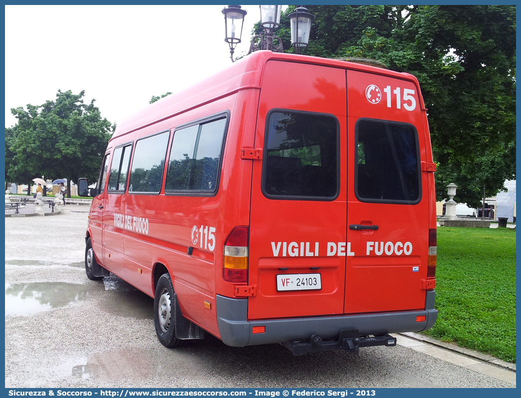 VF 24103
Corpo Nazionale Vigili del Fuoco
Mercedes Benz Sprinter 312D I serie
Parole chiave: VVF;V.V.F.;Corpo;Nazionale;Vigili;del;Fuoco;Mercedes;Benz;Sprinter;312D