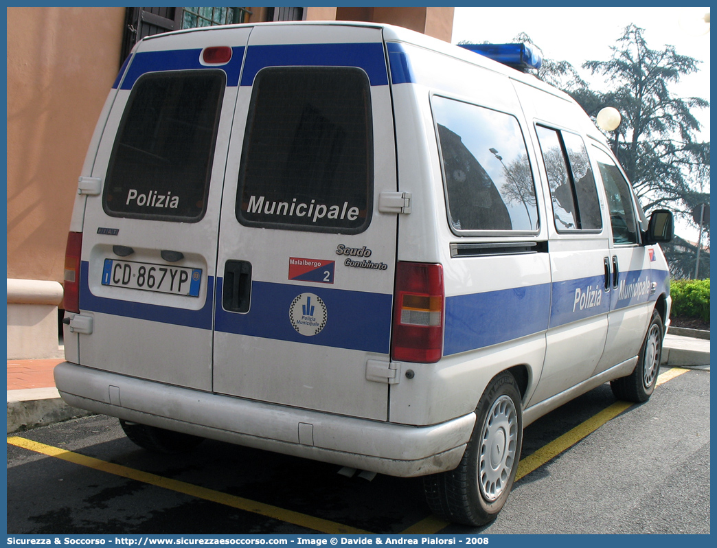 -
Polizia Municipale
Comune di Malalbergo
Fiat Scudo II serie
Allestitore Focaccia Group S.r.l.
Parole chiave: Polizia;Locale;Municipale;Malalbergo;Fiat;Scudo;Focaccia