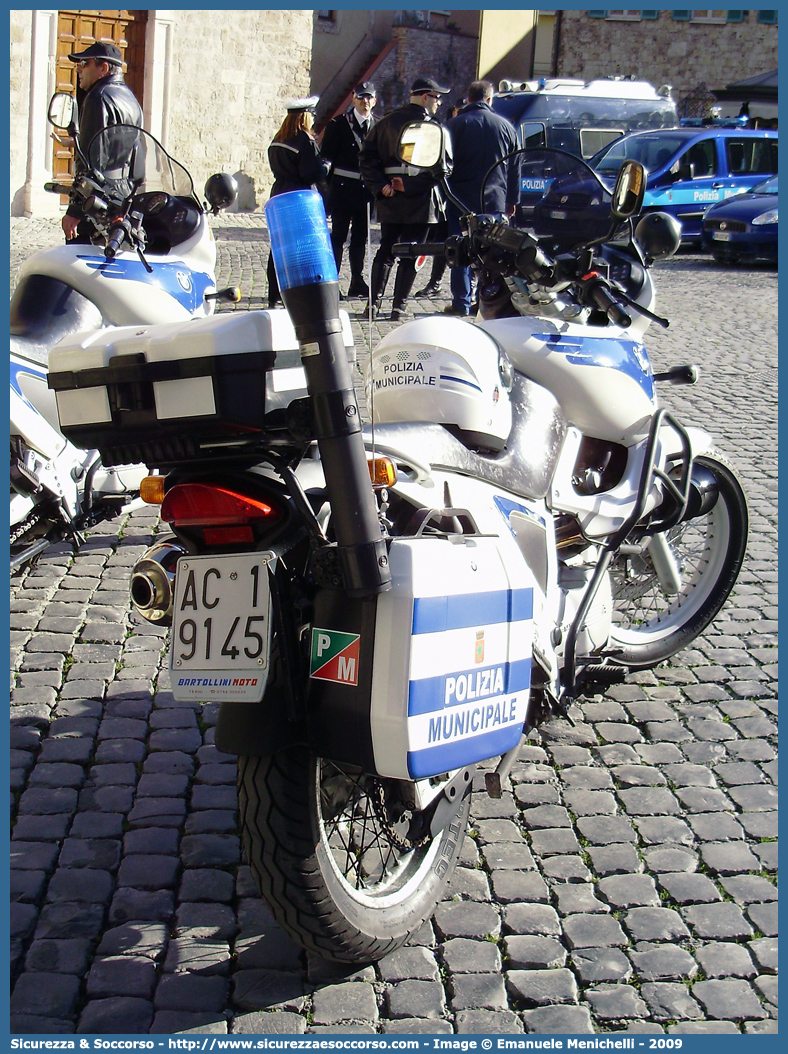 -
Polizia Municipale
Comune di Terni
Bmw F650
Parole chiave: Polizia;Locale;Municipale;Terni;Bmw;F650