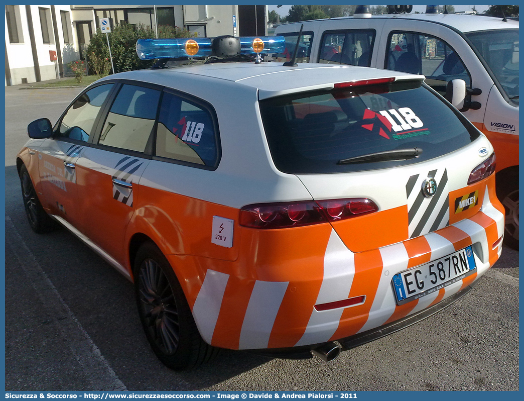 MIKE 01
118 Romagna Soccorso
Ambito Territoriale di Ravenna
Alfa Romeo 159 Sportwagon
Allestitore Vision S.r.l.
Parole chiave: Alfa Romeo;159;Sportwagon;118;Romagna;Ravenna;Soccorso;Automedica;Automedicalizzata;Auto Medica;Auto Medicalizzata;Vision