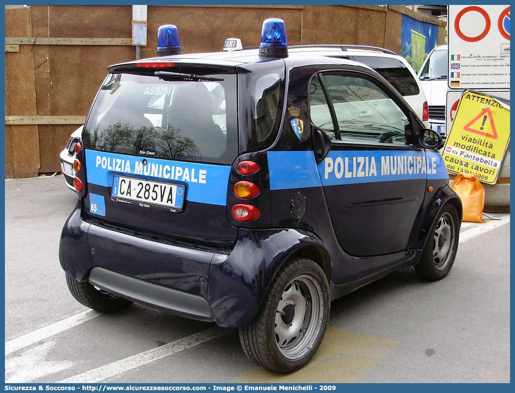 -
Polizia Municipale
Comune di Assisi
Smart ForTwo I serie restyling
Parole chiave: Polizia;Locale;Municipale;Assisi;Smart;ForTwo