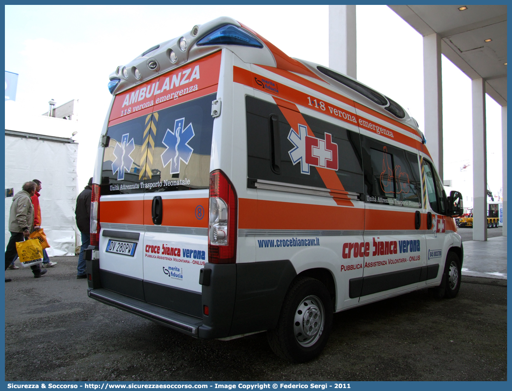 8
Croce Bianca Verona
Fiat Ducato III serie
Allestitore Bollanti S.r.l.
(variante)
Parole chiave: Croce Bianca;Verona;Pubblica;Assistenza;Ambulanza;Fiat;Ducato x250