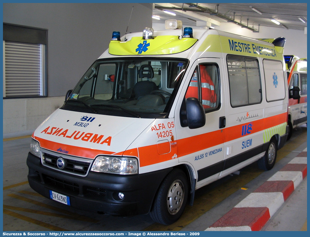 ALFA 05
SUEM 118 Venezia Mestre
Azienda ULSS 3 - Serenissima
Mestre
Fiat Ducato II serie restyling
Allestitore Aricar S.p.A.
Parole chiave: 118;SUEM;S.U.E.M.;Venezia;Mestre;Emergenza;Ambulanza;Fiat;Ducato;Aricar