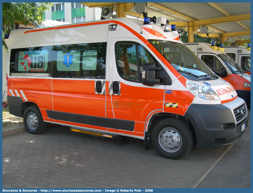 MO 1505
118 Modena Soccorso
Fiat Ducato III serie
Allestitore Aricar S.p.A.
Parole chiave: 118;Modena;Soccorso;Ambulanza;Fiat;Ducato;X250;Aricar