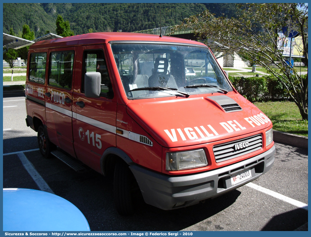 VF 24003
Corpo Nazionale Vigili del Fuoco
Iveco Daily 30-8 II serie
Parole chiave: VVF;V.V.F.;Corpo;Nazionale;Vigili;del;Fuoco;Iveco;Daily;30-8;30.8;30;8