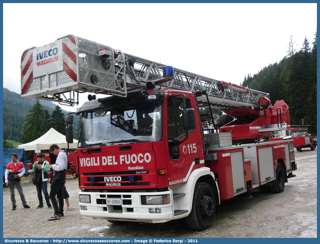 VF 21855
Corpo Nazionale Vigili del Fuoco
Iveco 150E28 EuroFire I serie
Allestitore Magirus
Parole chiave: VVF;V.V.F.;Corpo;Nazionale;Vigili;del;Fuoco;AutoScala;AS;Iveco;150E28;EuroFire;Magirus