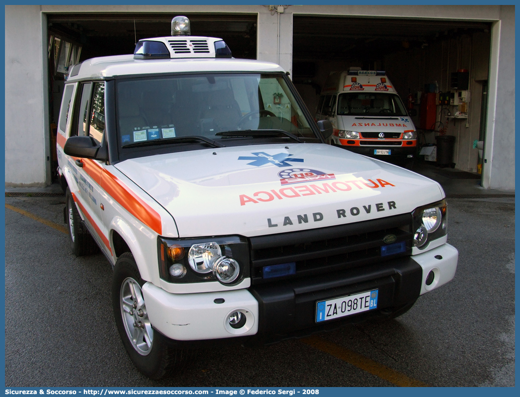 QUEBEC
SUEM 118 Belluno
Azienda ULSS 1 - Dolomiti
Pieve di Cadore
Land Rover Discovery II serie restyling
Parole chiave: 118;SUEM;S.U.E.M.;Belluno;Pieve di Cadore;Automedica;Land Rover;Discovery