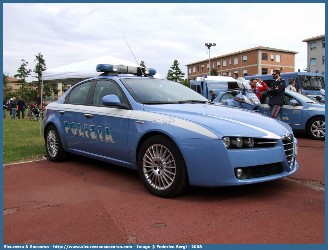 Polizia F6174
Polizia di Stato 
Squadra Volante
Alfa Romeo 159
Parole chiave: PS;P.S.;Polizia;di;Stato;Pubblica;Sicurezza;Squadra;Volante;Alfa;Romeo;159