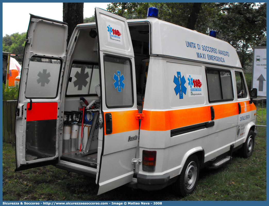 -
118 Monza
Fiat Ducato I serie
Allestitore Bonfanti S.a.s.
Parole chiave: 118;AREU;A.R.E.U.;S.S.U.Em.;SSUEm;Lombardia;Monza;Fiat;Ducato;Maxiemergenza;Maxiemergenze;Maxi Emergenza;Maxi Emergenze;Bonfanti