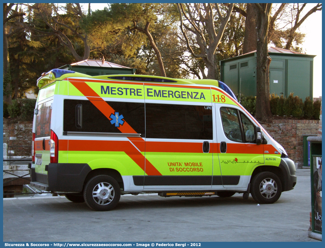 ALFA 06
SUEM 118 Venezia Mestre
Azienda ULSS 3 - Serenissima
Mestre
Fiat Ducato III serie
Allestitore Aricar S.p.A.
Parole chiave: 118;SUEM;S.U.E.M.;Venezia;Mestre;Emergenza;Ambulanza;Fiat;Ducato;Aricar