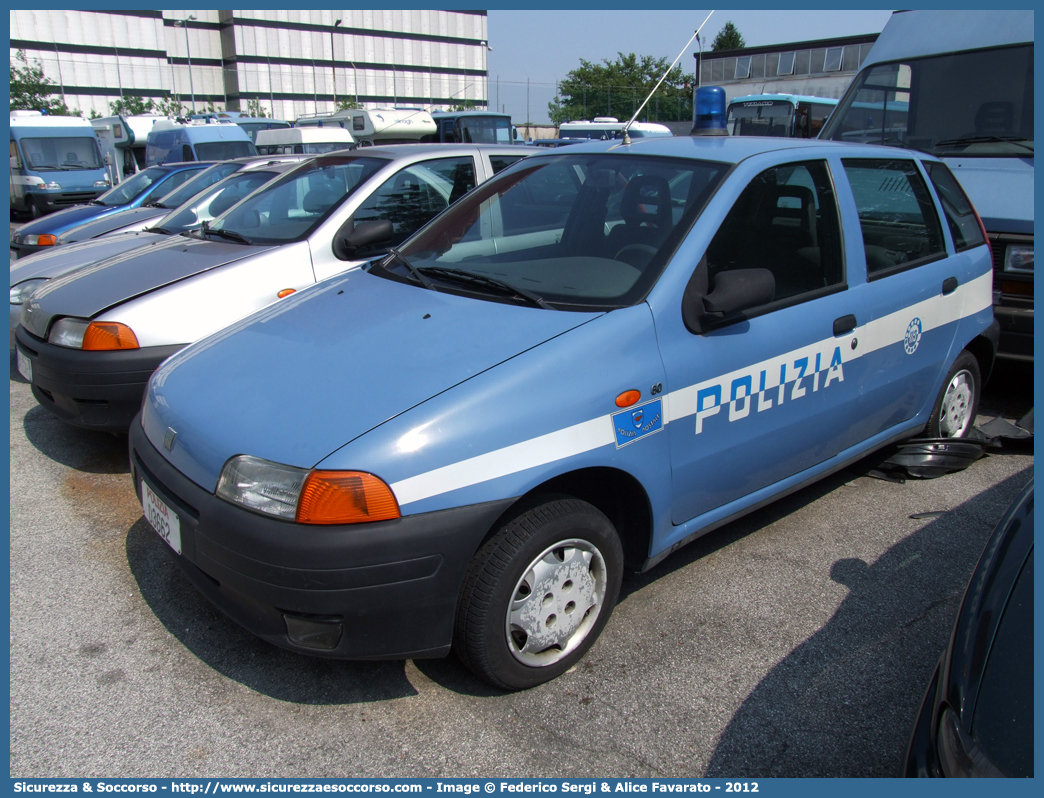 Polizia D3662
Polizia di Stato
Polizia delle Comunicazioni
Fiat Punto I serie
Parole chiave: Polizia di Stato;Polizia;PS;Polizia delle Comunicazioni;Fiat;Punto;I serie;D3662