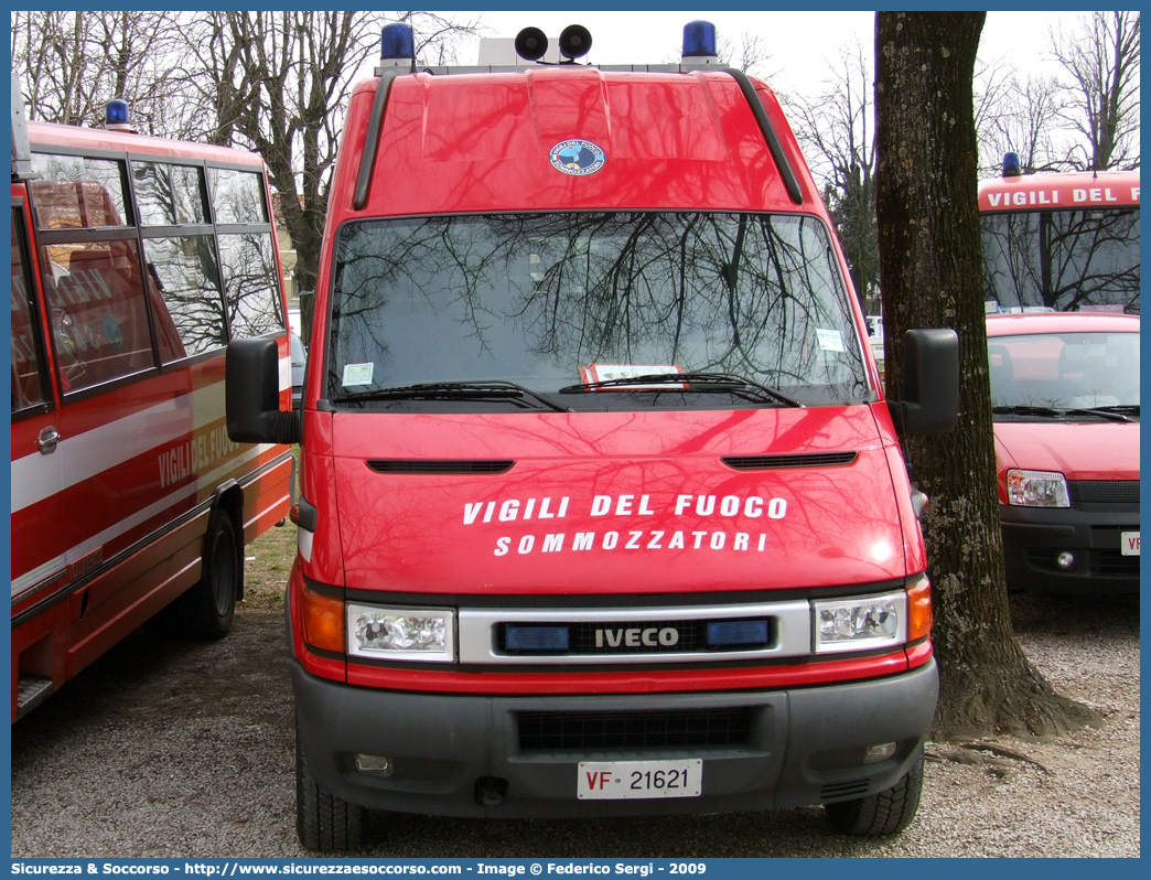 VF 21621
Corpo Nazionale Vigili del Fuoco
Nucleo Soccorso Subacqueo e Acquatico
Iveco Daily 35S13 III serie
Parole chiave: Corpo;Nazionale;Vigili del Fuoco;Vigili;Fuoco;Iveco;Daily;35S13;NSSA;N.S.S.A.;Soccorso;Subacqueo;Acquatico;Sommozzatori;Subacquei