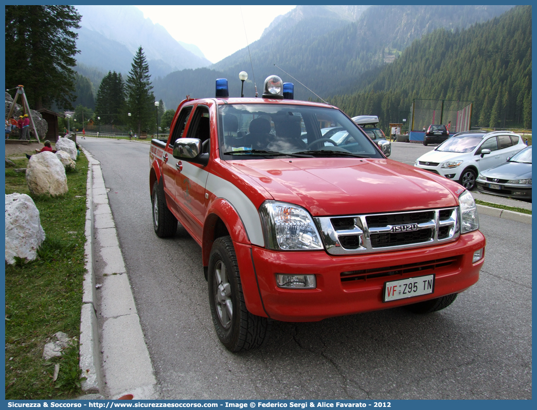 VF Z95TN
Corpo Volontario Vigili del Fuoco San Martino di Castrozza
Isuzu D-Max I serie
Parole chiave: VF;V.F.;Vigili del Fuoco;Vigili;Fuoco;Volontari;San Martino di Castrozza;Isuzu;D-Max II serie;Z95TN