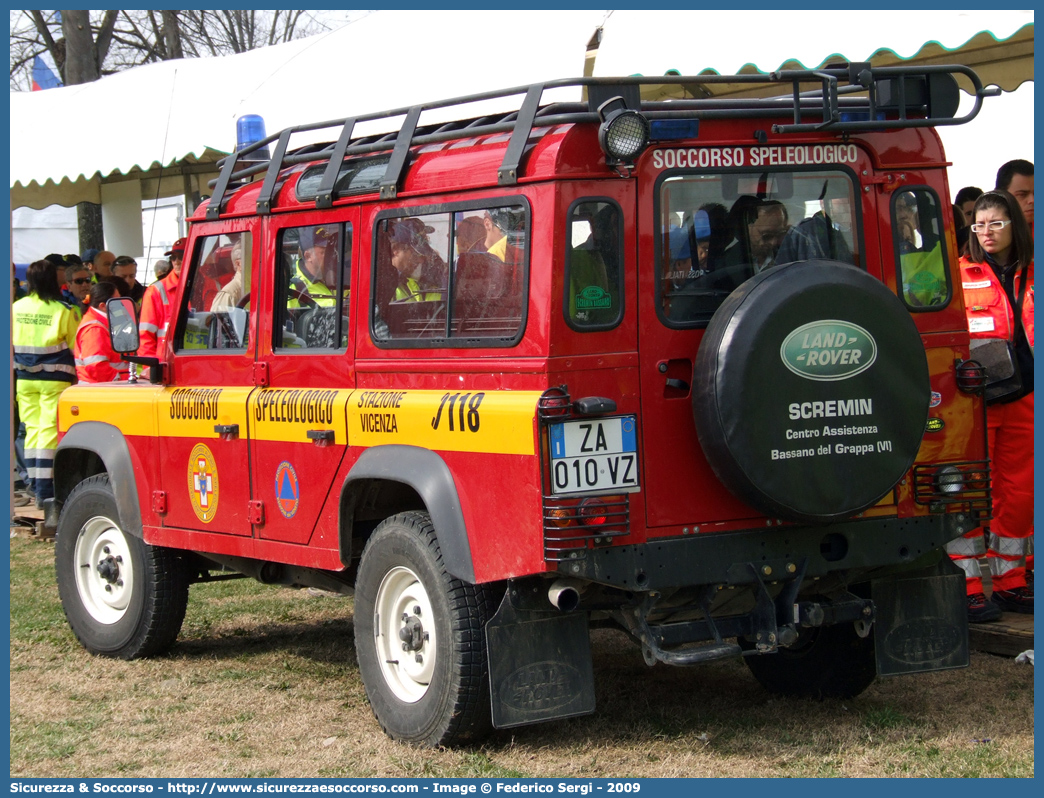 -
Corpo Nazionale
Soccorso Alpino e Speleologico
Zona Speleologica VI Veneto
Stazione di Vicenza
Land Rover Defender 110
Parole chiave: CNSAS;C.N.S.A.S.;Corpo;Nazionale;Soccorso;Alpino;Speleologico;Veneto;SASV;S.A.S.V.;Vicenza;Land Rover;Defender;110