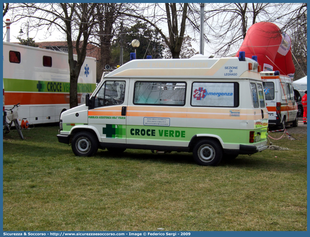 13
Croce Verde Verona
Fiat Ducato I serie restyling
Sezione di Legnago
Parole chiave: Croce Verde;CV;C.V.;Verona;Pubblica;Assistenza;Ambulanza;Fiat;Ducato;I serie restyling;Legnago;13