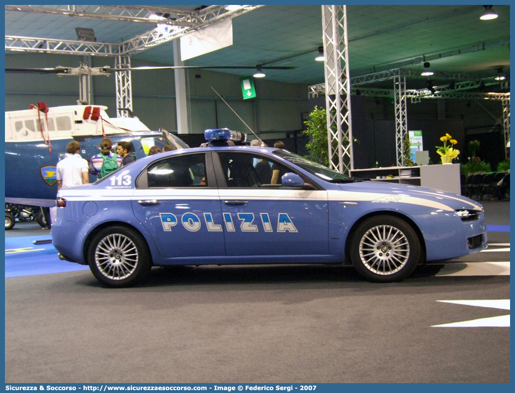 Polizia F4261
Polizia di Stato 
Squadra Volante
Alfa Romeo 159
Parole chiave: PS;P.S.;Polizia;di;Stato;Pubblica;Sicurezza;Squadra;Volante;Alfa;Romeo;159