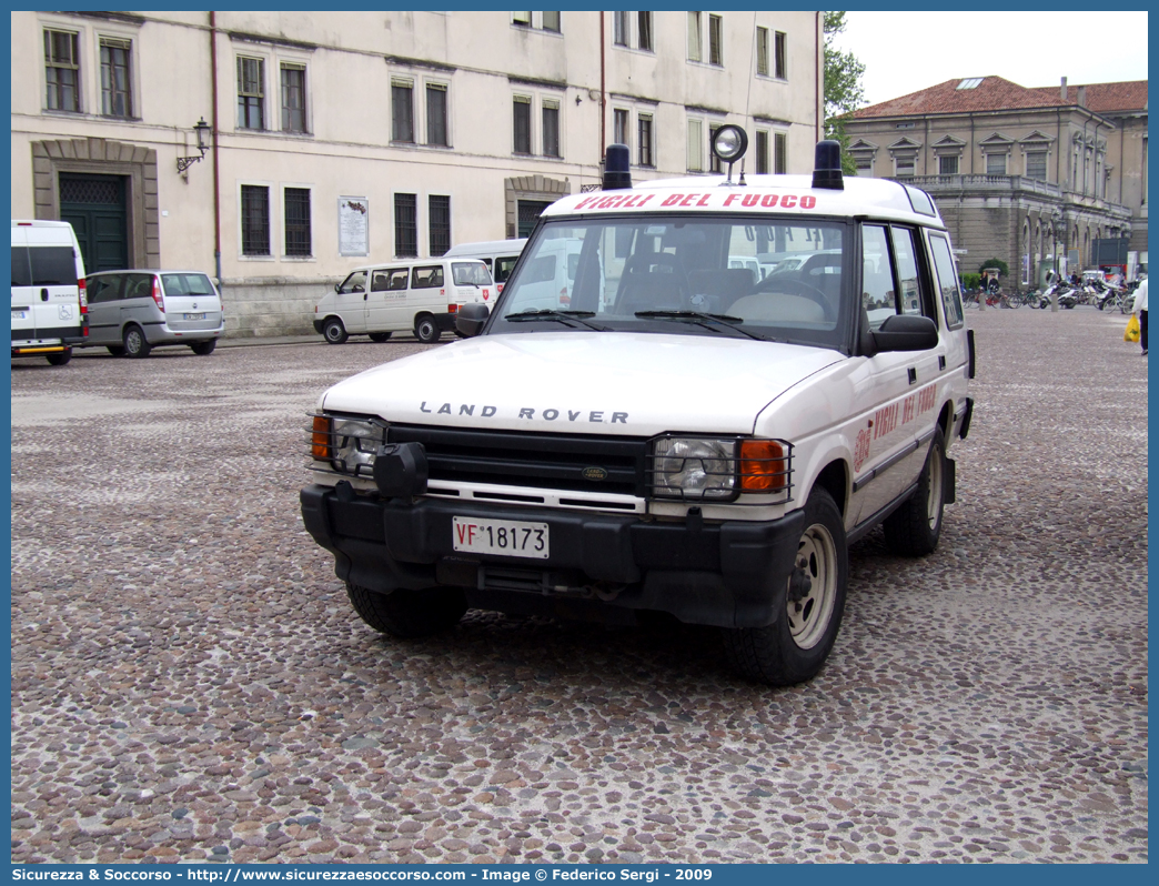 VF 18173
Corpo Nazionale Vigili del Fuoco
Land Rover Discovery I serie restyling
Parole chiave: VF;V.F.;VVF;V.V.F;Corpo;Nazionale;Vigili del Fuoco;Vigili;Fuoco;Land Rover;Discovery