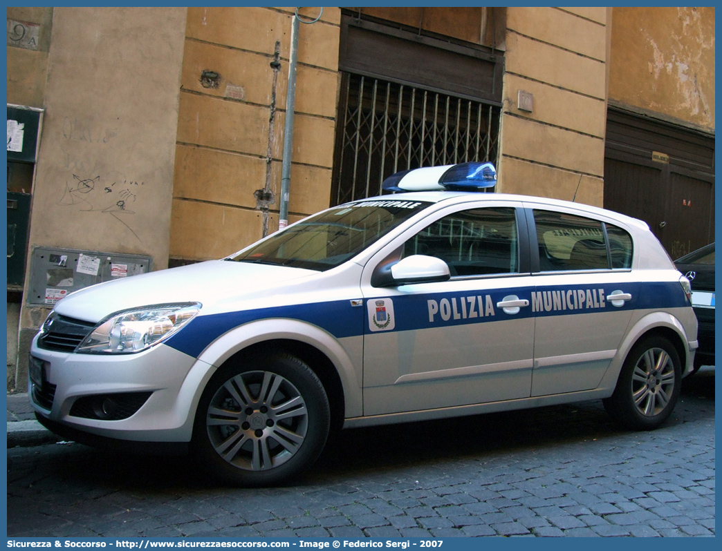 -
Polizia Municipale
Comune di Castel Sant'Angelo
Opel Astra III serie
Parole chiave: Polizia;Locale;Municipale;Castel Sant'Angelo;Opel;Astra