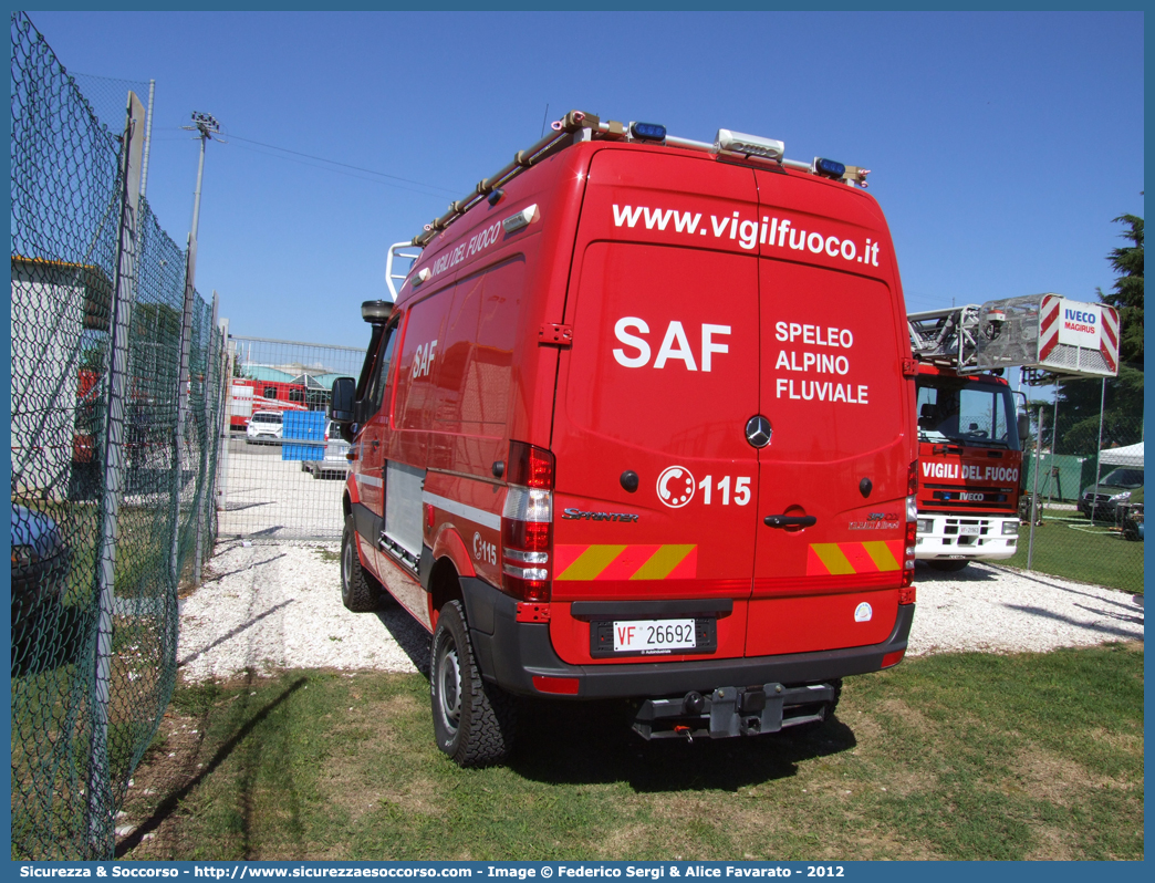 VF 26692
Corpo Nazionale Vigili del Fuoco
Nucleo Speleo Alpino Fluviale
Mercedes Benz Sprinter 319 4x4 II serie
Allestitore Baggio e De Sordi S.r.l.
Parole chiave: Corpo;Nazionale;Vigili del Fuoco;Vigili;Fuoco;Mercedes Benz;Sprinter;319;SAF;S.A.F.;Speleo;Alpino;Fluviale;Baggio;De Sordi