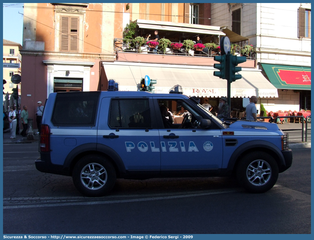 Polizia H0001
Polizia di Stato
Reparto Mobile
Land Rover Discovery 3
Allestitore Carrozzeria Marazzi S.p.A.
Parole chiave: H0001;PS;P.S.;Polizia di Stato;Reparto;Mobile;Ordine;Pubblico;Land Rover;Discovery;3;Marazzi