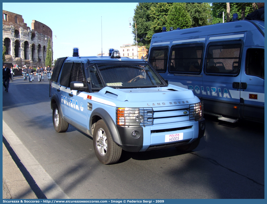 Polizia H0005
Polizia di Stato
Reparto Mobile
Land Rover Discovery 3
Allestitore Carrozzeria Marazzi S.p.A.
Parole chiave: H0005;PS;P.S.;Polizia di Stato;Reparto;Mobile;Ordine;Pubblico;Land Rover;Discovery;3;Marazzi