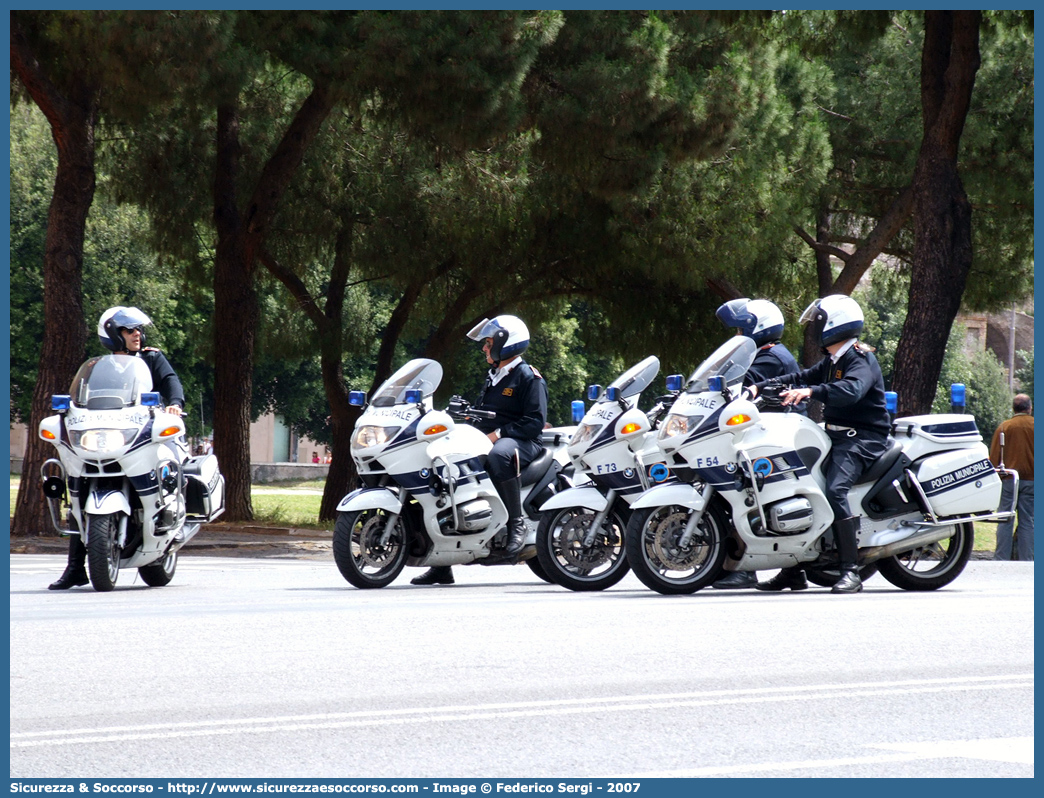 -
Polizia Municipale
Comune di Roma
Bmw R850RT II serie
Parole chiave: PL;P.L.;PM;P.M.;Polizia;Locale;Municipale;Roma;Capitale;Bmw;R850RT