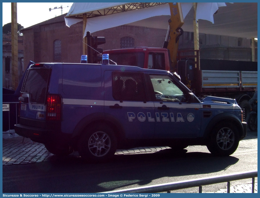 Polizia F9478
Polizia di Stato
Reparto Mobile
Land Rover Discovery 3
Allestitore Carrozzeria Marazzi S.p.A.
Parole chiave: F9478;PS;P.S.;Polizia di Stato;Reparto;Mobile;Ordine;Pubblico;Land Rover;Discovery;3;Marazzi