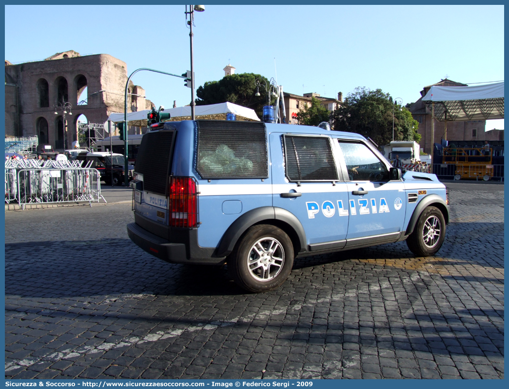 Polizia H0026
Polizia di Stato
Reparto Mobile
Land Rover Discovery 3
Allestitore Carrozzeria Marazzi S.p.A.
Parole chiave: H0026;PS;P.S.;Polizia di Stato;Reparto;Mobile;Ordine;Pubblico;Land Rover;Discovery;3;Marazzi