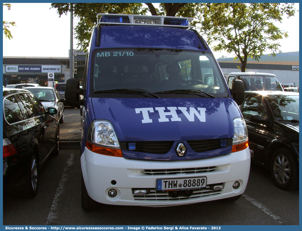 THW 88889
Bundesrepublik Deutschland
Technisches Hilfswerk
Renault Master III generation
Parole chiave: THW;Technisches;Hilfswerk;Renault;Master;88889