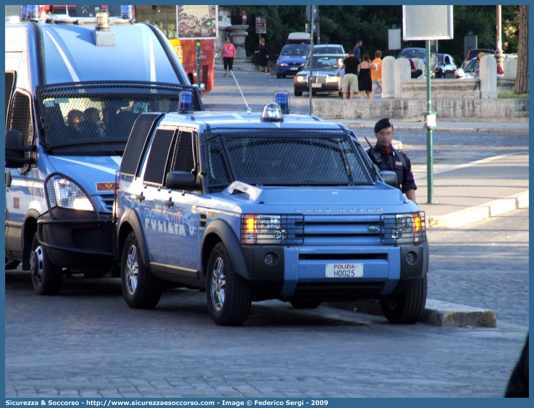 Polizia H0025
Polizia di Stato
Reparto Mobile
Land Rover Discovery 3
Allestitore Carrozzeria Marazzi S.p.A.
Parole chiave: H0025;PS;P.S.;Polizia di Stato;Reparto;Mobile;Ordine;Pubblico;Land Rover;Discovery;3;Marazzi