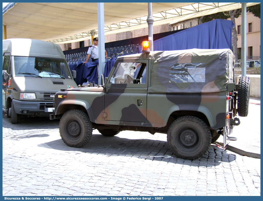 EI BB235
Esercito Italiano
Land Rover Defender 90
Parole chiave: EI;E.I.;Esercito;Italiano;Mezzi da Cantiere;Trasporto Materiali;Supporto Logistico;Land Rover;Defender 90;BB235