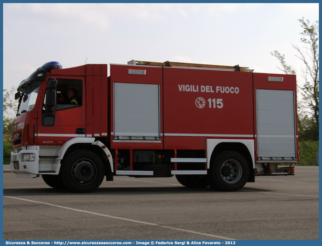 VF 26489
Corpo Nazionale Vigili del Fuoco
Iveco EuroCargo 180E30 III serie
Allestitore Iveco Magirus
Parole chiave: VVF;V.V.F.;Corpo;Nazionale;Vigili;del;Fuoco;ABP;A.B.P.;AutoBottePompa;AutoBotte;Iveco;EuroCargo;180E30;180 E 30;180 E30;Magirus