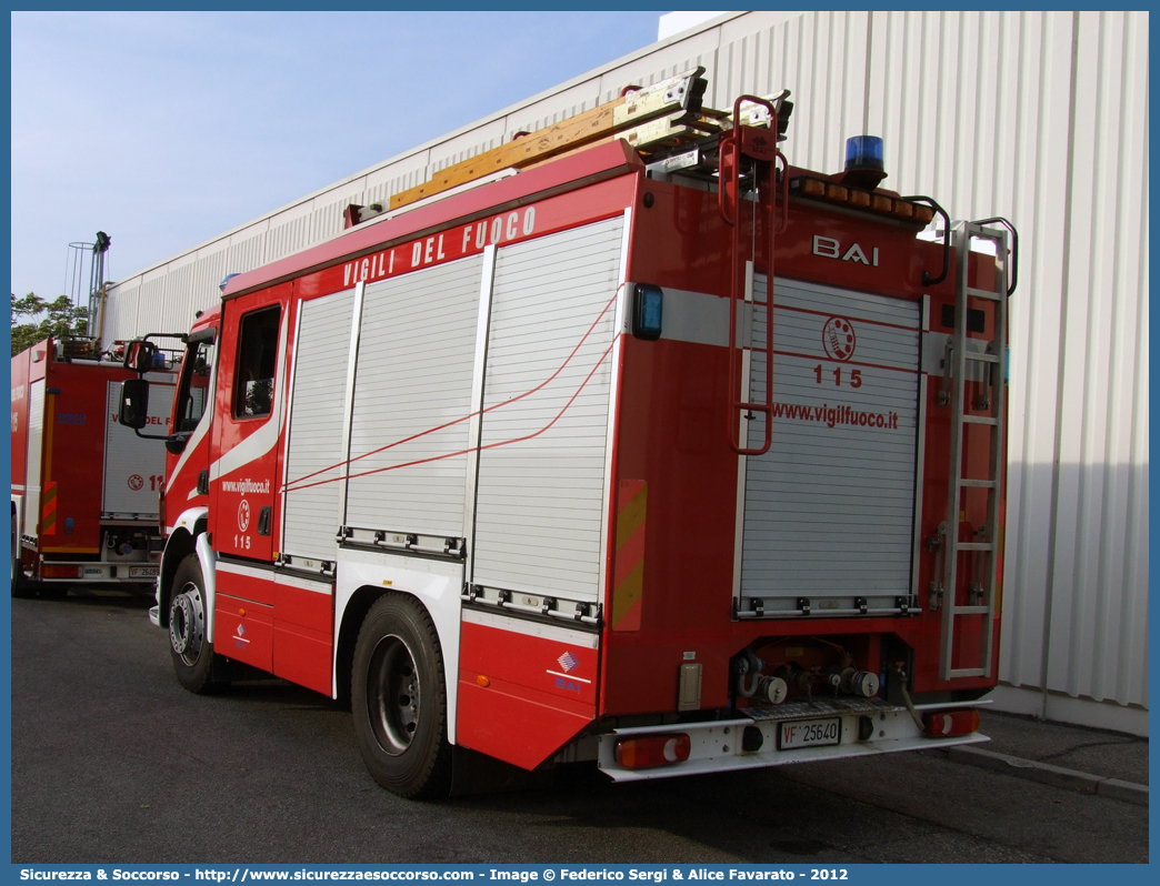 VF 25640
Corpo Nazionale Vigili del Fuoco
Volvo FL280/FL290 III serie
Allestitore BAI S.r.l.
Parole chiave: VVF;V.V.F.;Corpo;Nazionale;Vigili;del;Fuoco;APS;A.P.S.;AutoPompaSerbatoio;AutoPompa;Volvo;FL;280;290;FL280;FL290;BAI