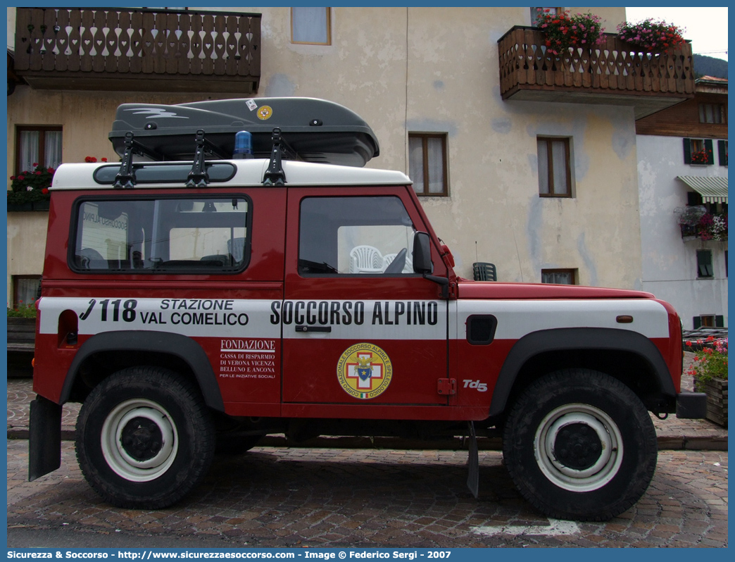 -
Corpo Nazionale
Soccorso Alpino e Speleologico
Delegazione Alpina II Bellunese
Stazione Val Comelico
Land Rover Defender 90
Parole chiave: CNSAS;C.N.S.A.S.;Corpo;Nazionale;Soccorso;Alpino;Speleologico;Veneto;SASV;S.A.S.V.;Val Comelico;Land Rover;Defender;90