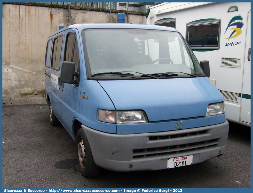 Polizia D2181
Polizia di Stato
Servizio Cinofili
Fiat Ducato II serie
Allestitore Elevox S.r.l.
Parole chiave: PS;P.S.;Polizia;di;Stato;Servizio;Cinofili;Unità;Cinofila;Cinofile;Fiat;Ducato;Elevox