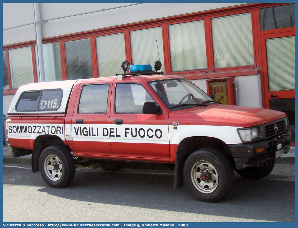 VF 19958
Corpo Nazionale Vigili del Fuoco
Nucleo Soccorso Subacqueo e Acquatico
Toyota Hilux V serie
Parole chiave: Corpo;Nazionale;Vigili del Fuoco;Vigili;Fuoco;Toyota;Hilux;NSSA;N.S.S.A.;Soccorso;Subacqueo;Acquatico;Sommozzatori;Subacquei