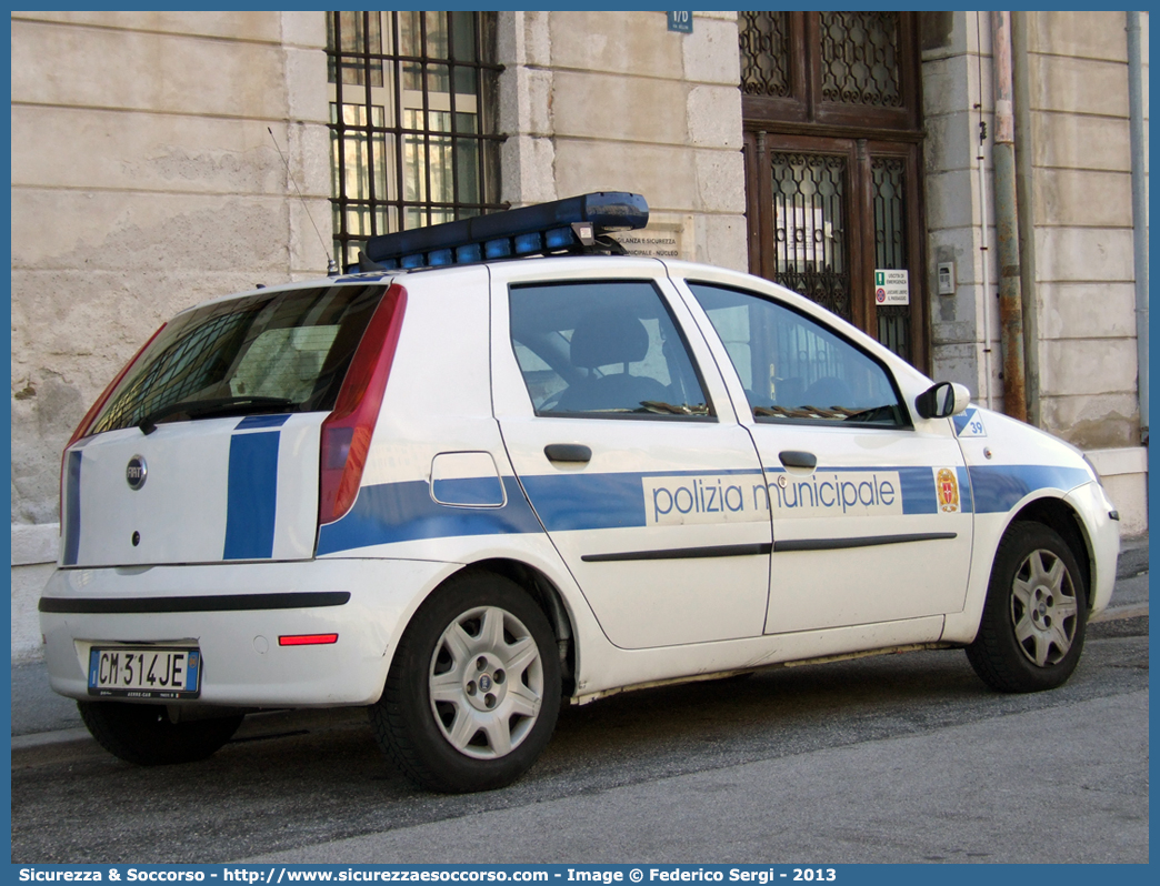 -
Polizia Municipale
Comune di Trieste
Fiat Punto III serie
Parole chiave: PL;PM;P.L.;P.M.;Polizia;Locale;Municipale;Trieste;Fiat;Punto