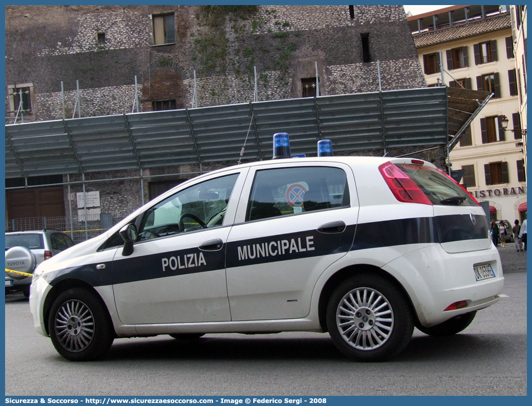 -
Polizia Municipale
Comune di Roma
Fiat Grande Punto
Parole chiave: Polizia;Municipale;Locale;Roma;Fiat;Grande Punto