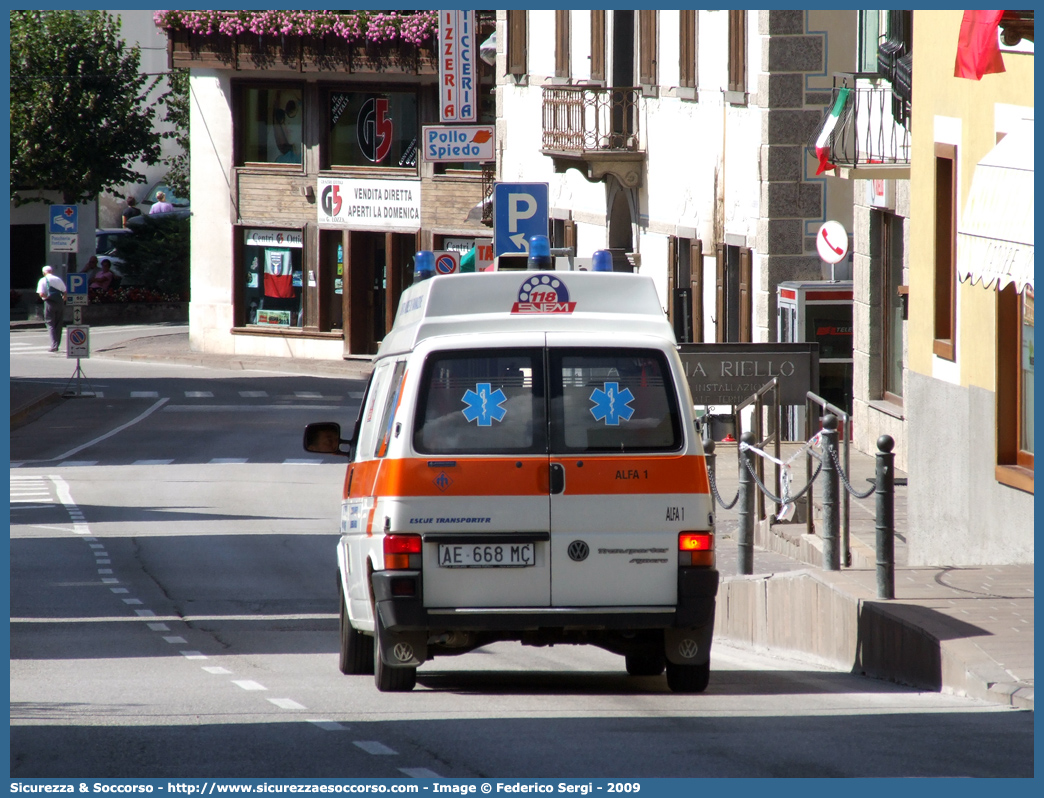 ALFA 1
SUEM 118 Belluno
Azienda ULSS 1 - Dolomiti
Volkswagen Transporter T4
Allestitore Mariani Fratelli S.r.l.
Parole chiave: 118;SUEM;S.U.E.M.;Belluno;Pieve di Cadore;Ambulanza;Volkswagen;Transporter;T4;Mariani Fratelli