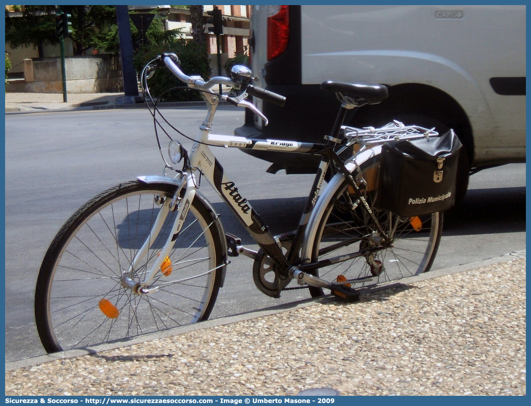 -
Polizia Municipale
Comune di Genova
Bicicletta
Parole chiave: Polizia;Municipale;Locale;Genova;Bicicletta;Biciclette