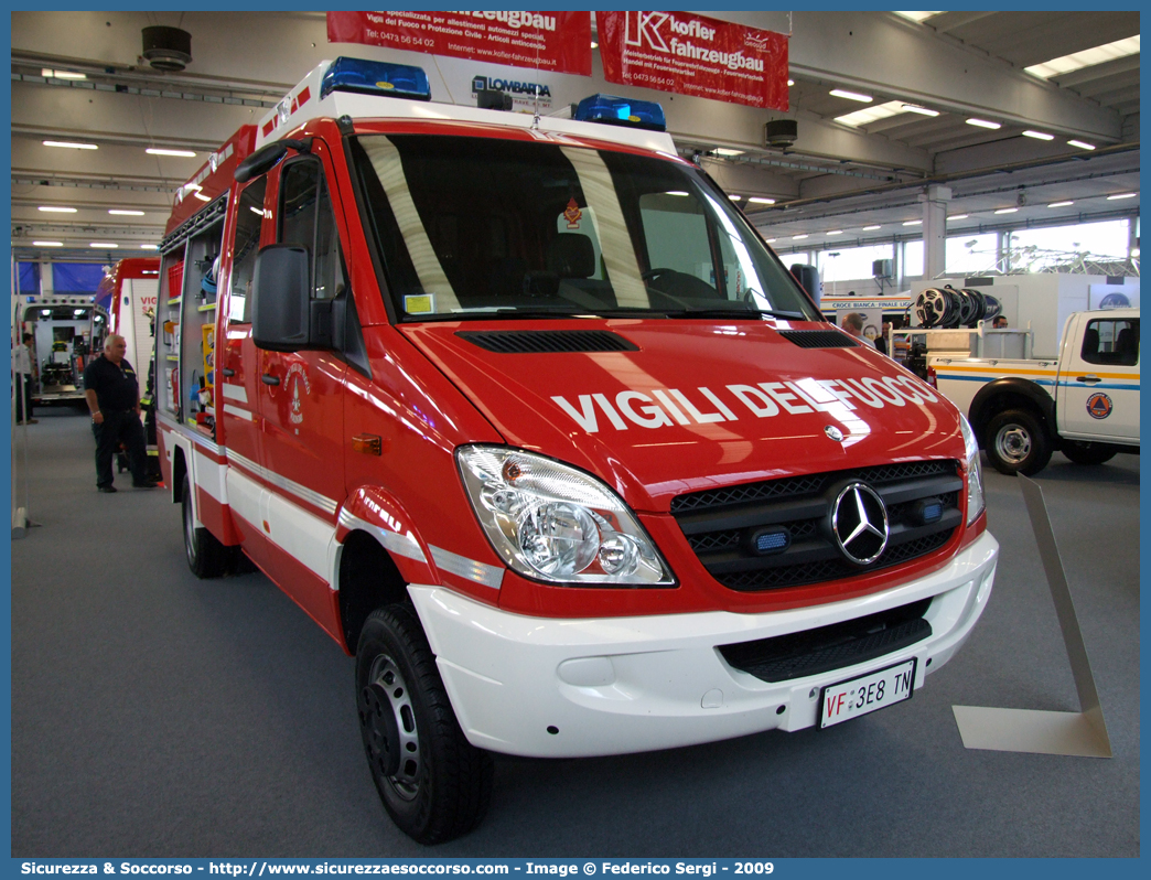 VF 3E8TN
Corpo Vigili del Fuoco Volontari Dro
Mercedes-Benz Sprinter II serie
Allestitore Kofler Fahrzeugbau S.n.c.
Parole chiave: VF;V.F.;Vigili del Fuoco;Vigili;Fuoco;Volontari;Dro;Mercedes;Benz;Sprinter;Kofler;Fahrzeugbau