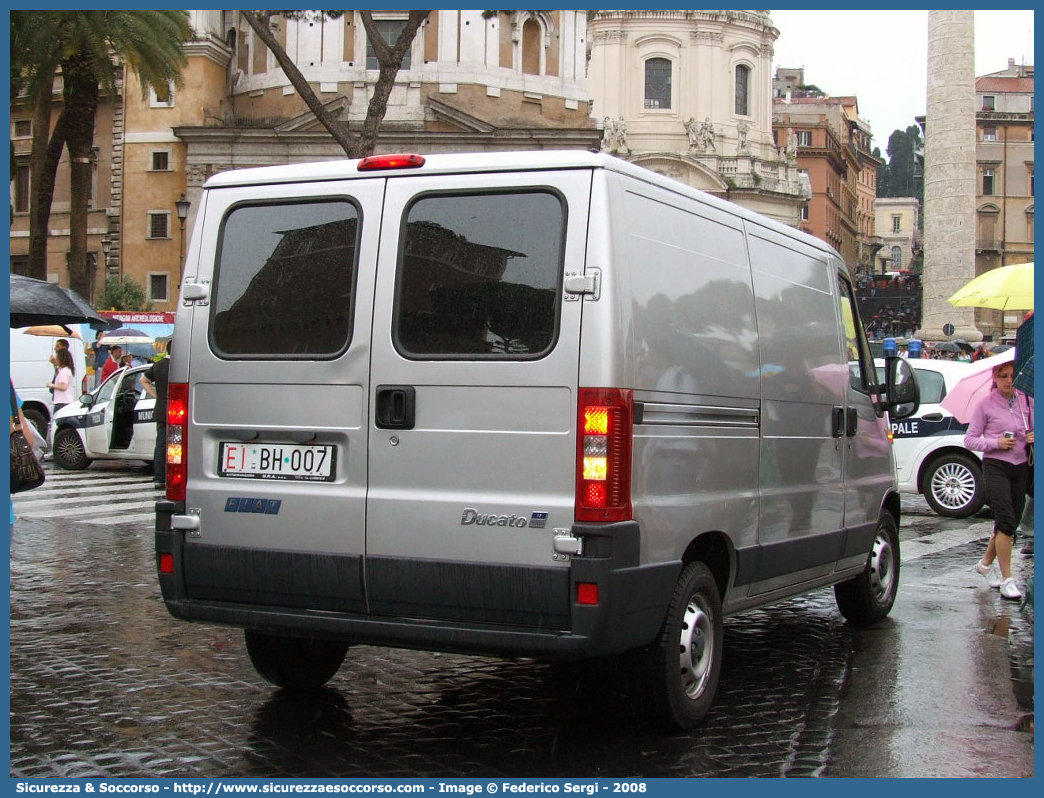 EI BH007
Esercito Italiano
Fiat Ducato II serie restyling
Parole chiave: EI;E.I.;Esercito;Italiano;Mezzi;da;Cantiere;Trasporto;Materiali;Supporto;Logistico;Fiat;Ducato;BH007