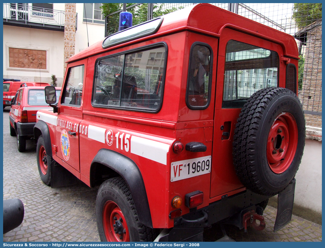 VF 19609
Corpo Nazionale Vigili del Fuoco
Nucleo N.B.C.R.
Land Rover Defender 90
(variante)
Parole chiave: Corpo;Nazionale;Vigili del Fuoco;Vigili;Fuoco;Land Rover;Defender;90;NBCR;N.B.C.R.;Nucleare;Batteriologico;Chimico;Radiologico;Radiometrico;Radiometria;Radioattività;Radioattivita