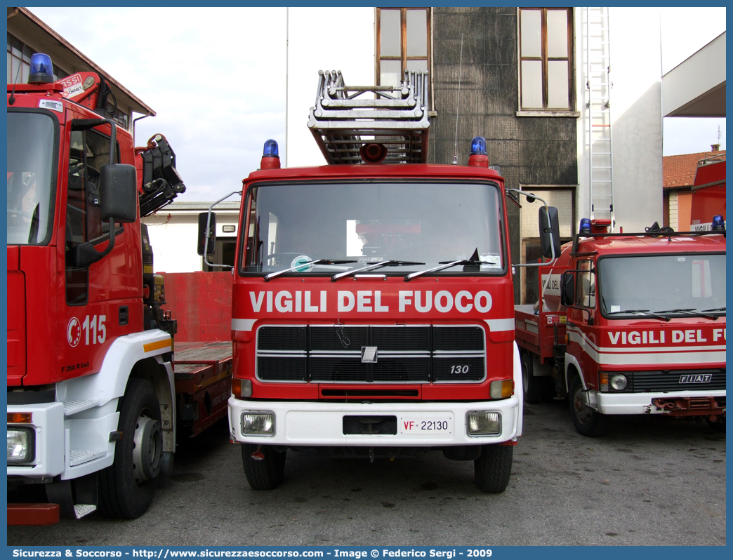 VF 22130
Corpo Nazionale Vigili del Fuoco
Iveco 130
Allestitore Rosenbauer/Ehrsam
Parole chiave: VVF;V.V.F.;Corpo;Nazionale;Vigili;del;Fuoco;AutoScala;AS;Iveco;130;Rosenbauer;Ehrsam