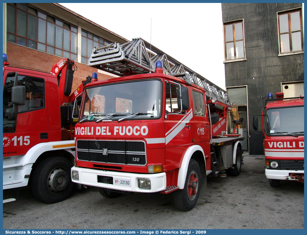 VF 22130
Corpo Nazionale Vigili del Fuoco
Iveco 130
Allestitore Rosenbauer/Ehrsam
Parole chiave: VVF;V.V.F.;Corpo;Nazionale;Vigili;del;Fuoco;AutoScala;AS;Iveco;130;Rosenbauer;Ehrsam